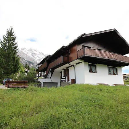 Overlooking The Dolomites Cortina d'Ampezzo Exterior photo