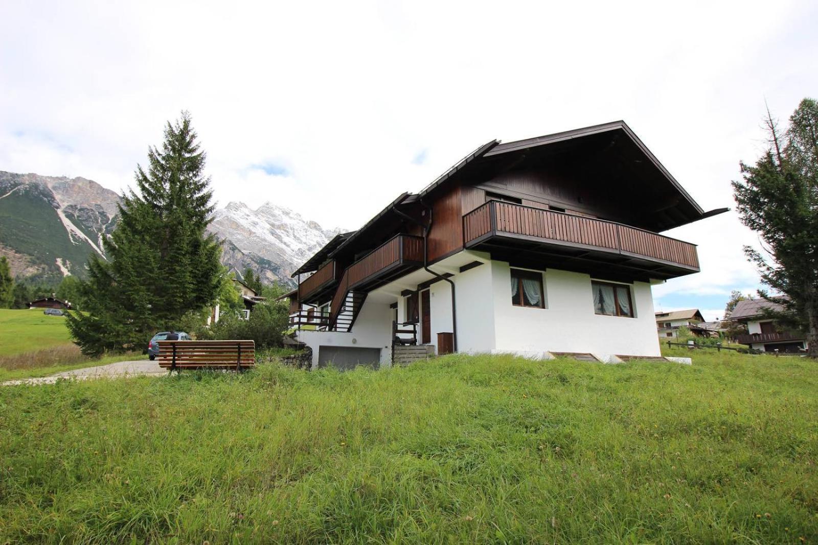 Overlooking The Dolomites Apartment *